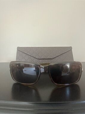 Authentic Gucci Sunglasses Temple with Monogram Case